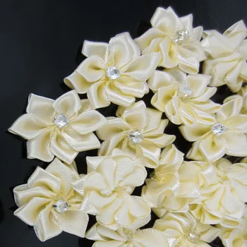40шт Бежов Ръчна изработка Малките Тъканни Сатен на Цветя с Кристали Апликация Шевни Сватбени Аксесоари За Дрехи на Цветя 2,8 см