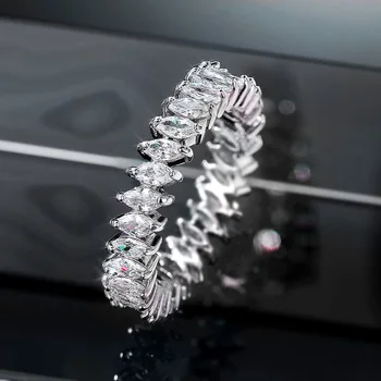 Huitan Необичайно Годежен пръстен Дамски пръстен на пръста си Ослепителна CZ Crystal Модни Аксесоари Годежен Пръстен Луксозни Бижута Дропшиппинг